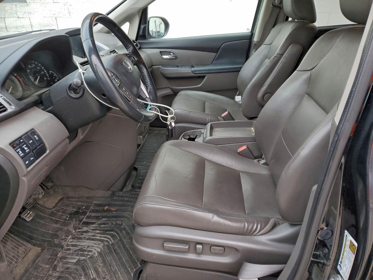 2014 HONDA ODYSSEY TOURING photo 7