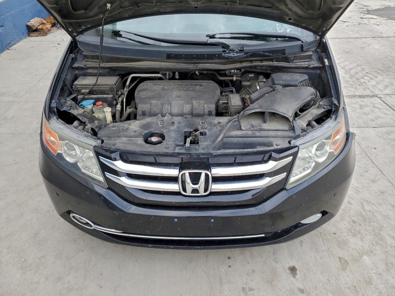 2014 HONDA ODYSSEY TOURING photo 12