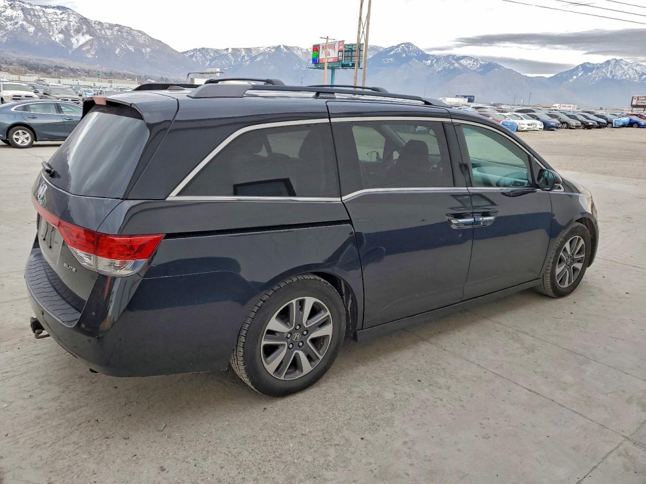 2014 HONDA ODYSSEY TOURING photo 3