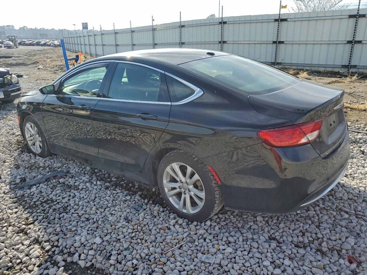 2015 CHRYSLER 200 LIMITED photo 2