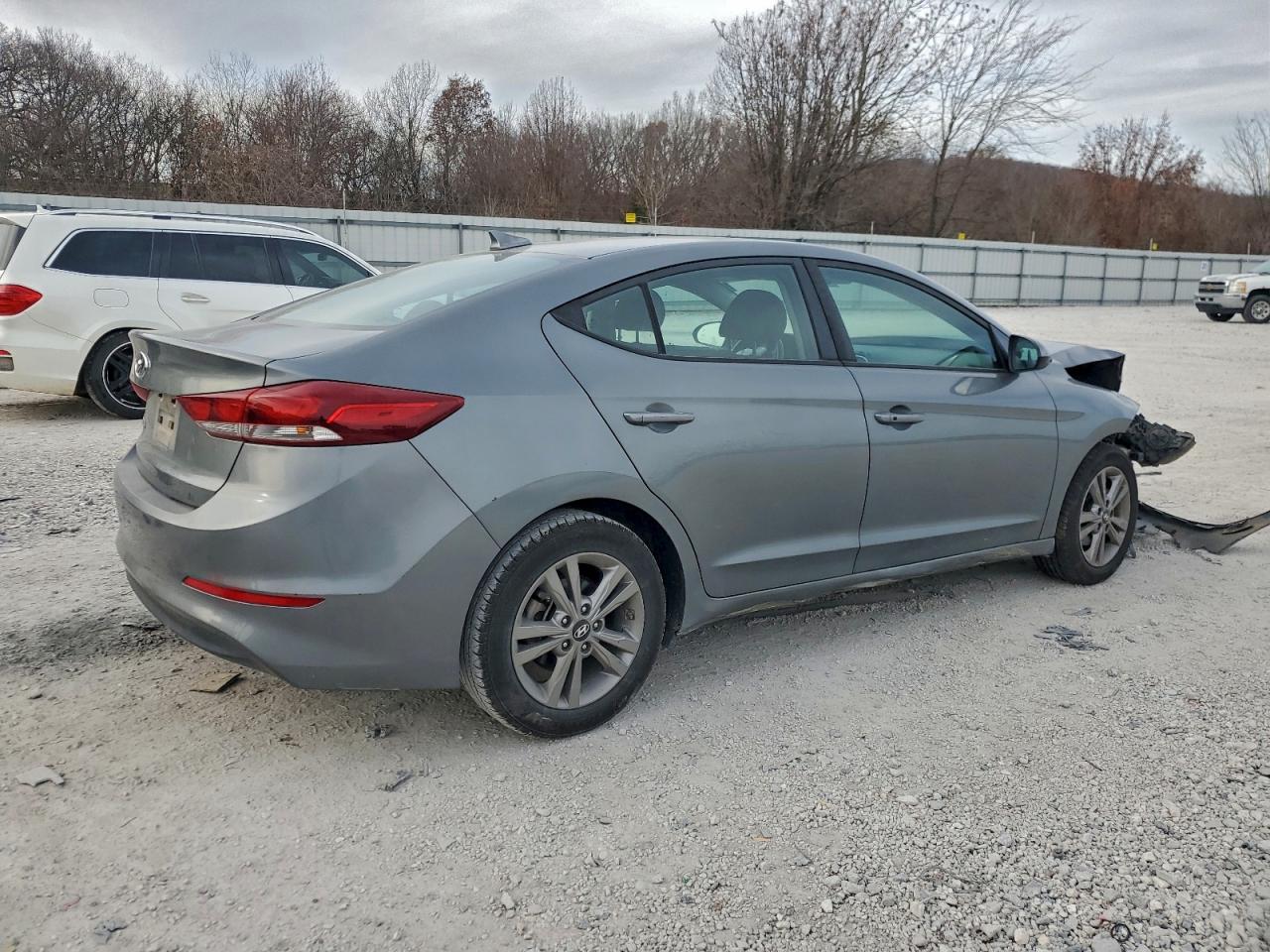 2018 HYUNDAI ELANTRA SEL photo 3
