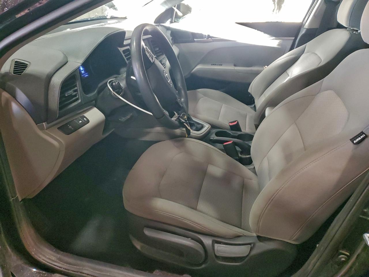 2020 HYUNDAI ELANTRA SE photo 7