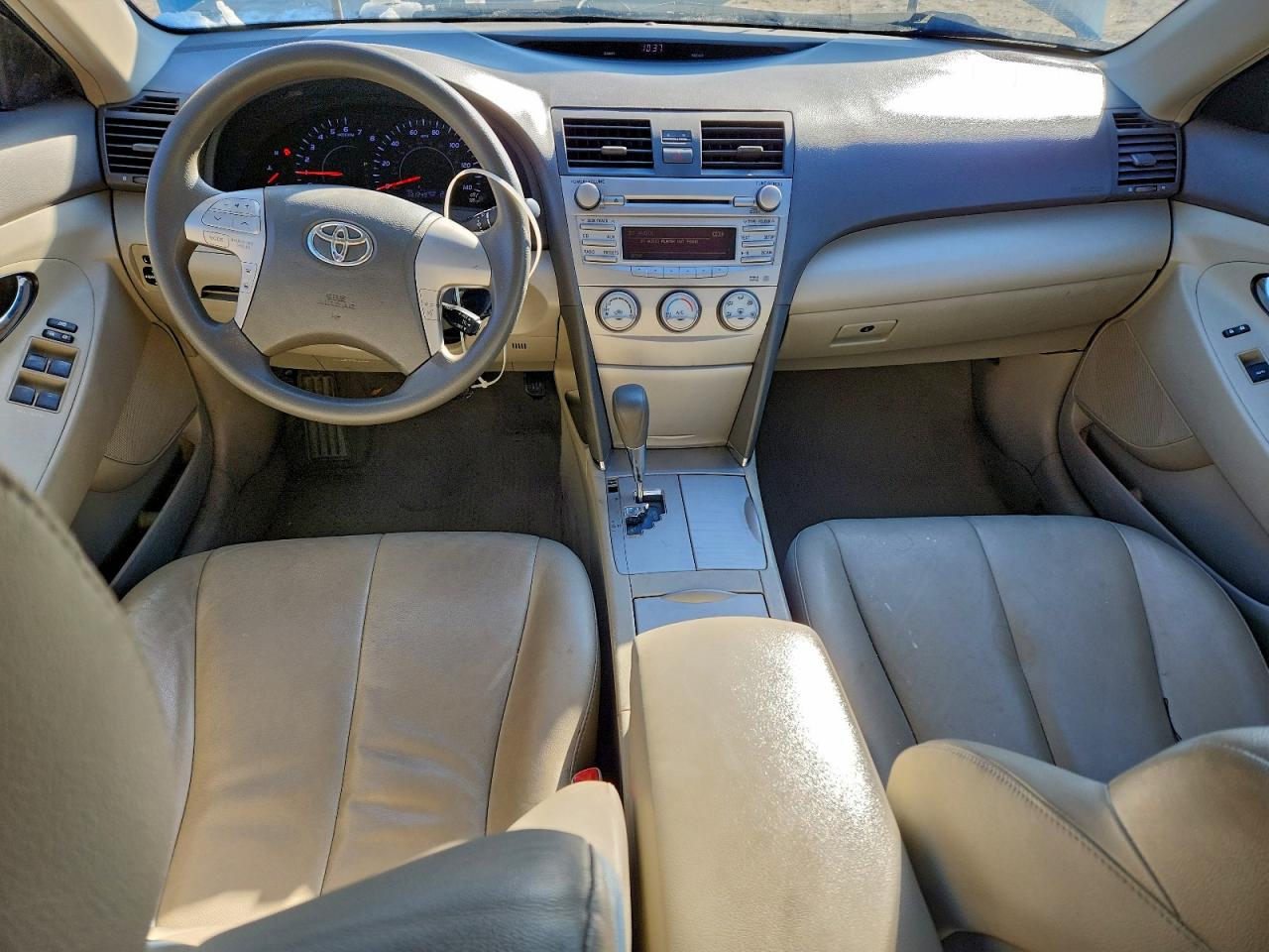 2011 TOYOTA CAMRY BASE photo 8