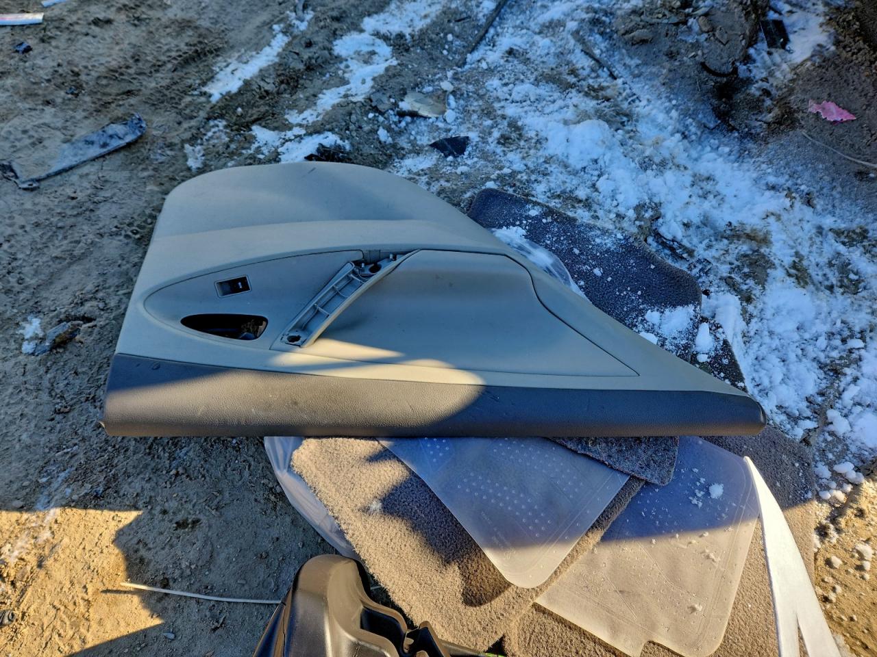 2011 TOYOTA CAMRY BASE photo 12