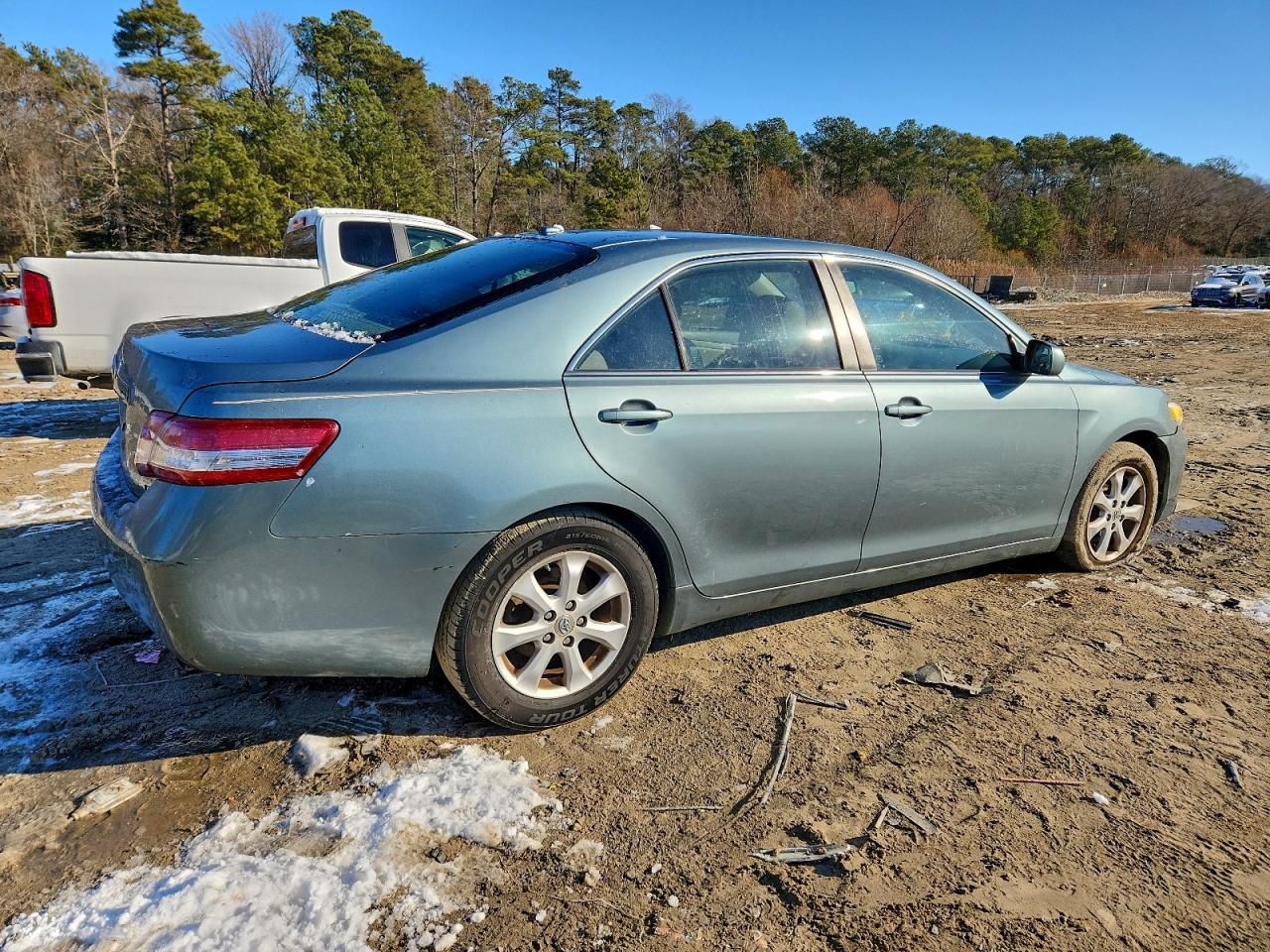2011 TOYOTA CAMRY BASE photo 3