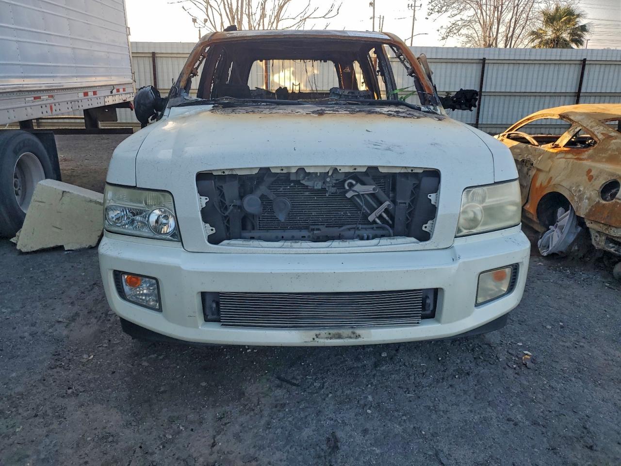 2005 INFINITI QX56 photo 5