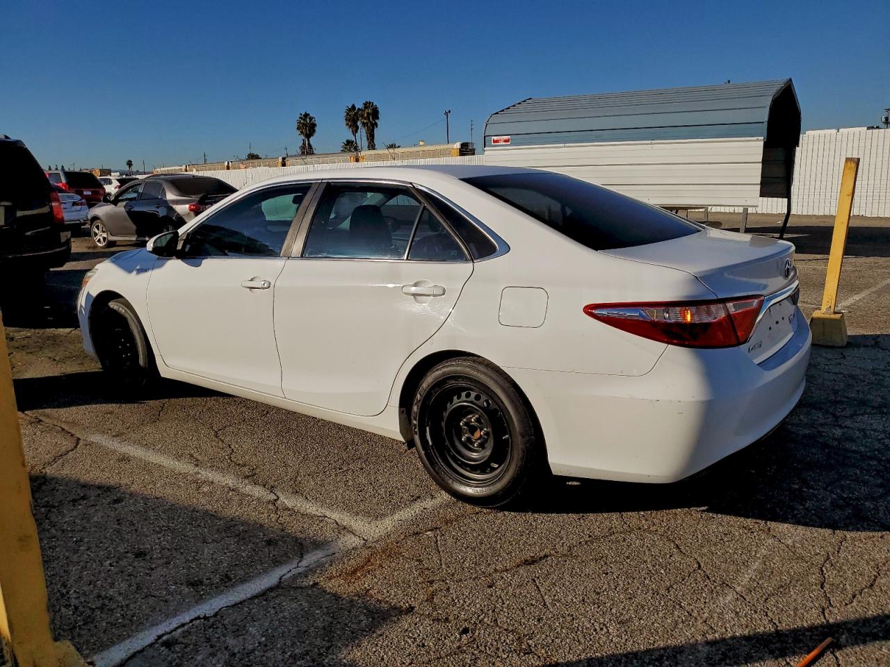 2015 TOYOTA CAMRY HYBRID photo 2