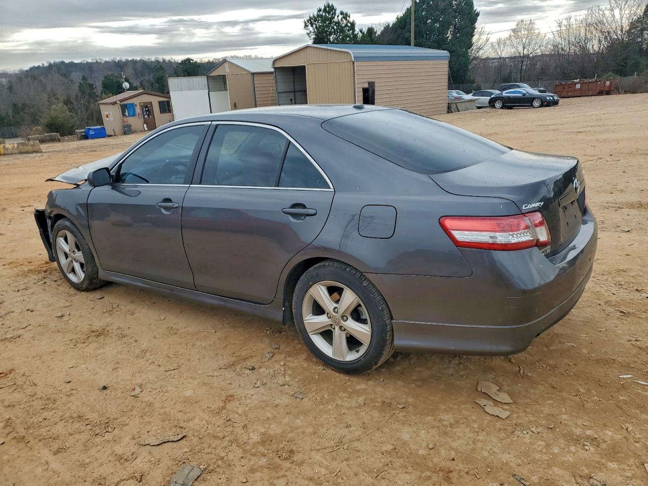 2011 TOYOTA CAMRY BASE photo 3