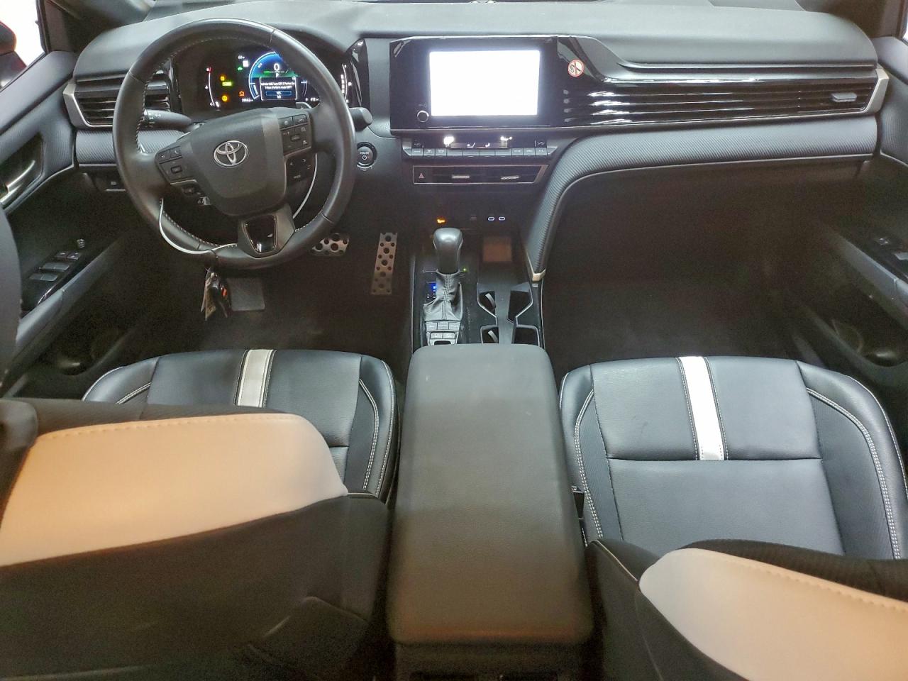 2025 TOYOTA CAMRY XSE photo 8