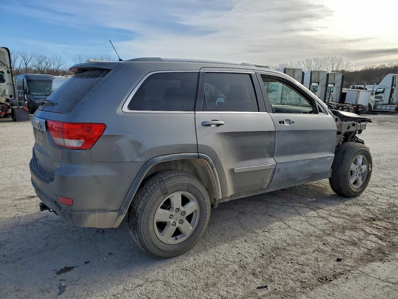 2012 JEEP GRAND CHEROKEE LAREDO photo 3