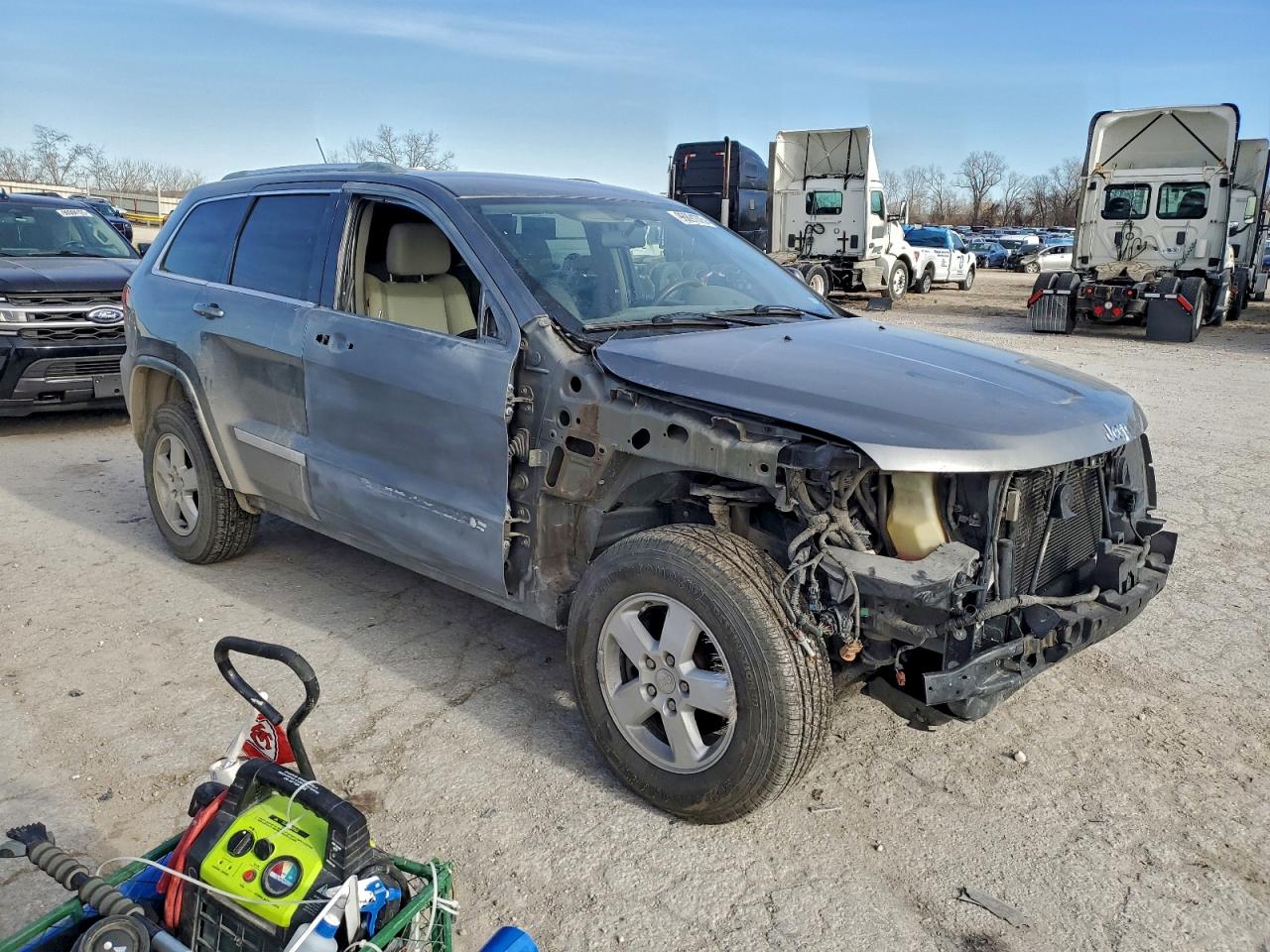 2012 JEEP GRAND CHEROKEE LAREDO photo 4