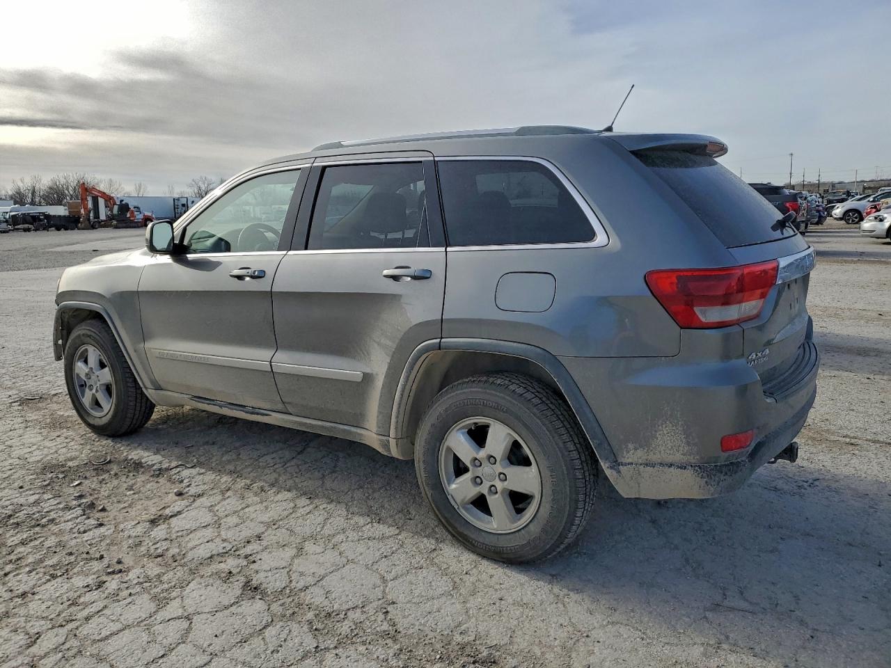 2012 JEEP GRAND CHEROKEE LAREDO photo 2