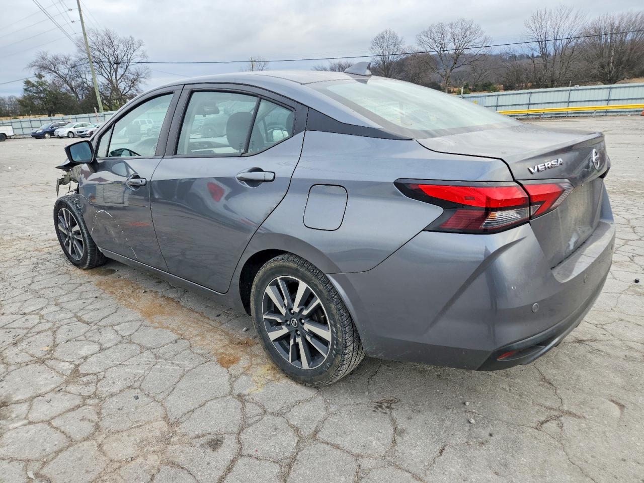 2021 NISSAN VERSA SV photo 3