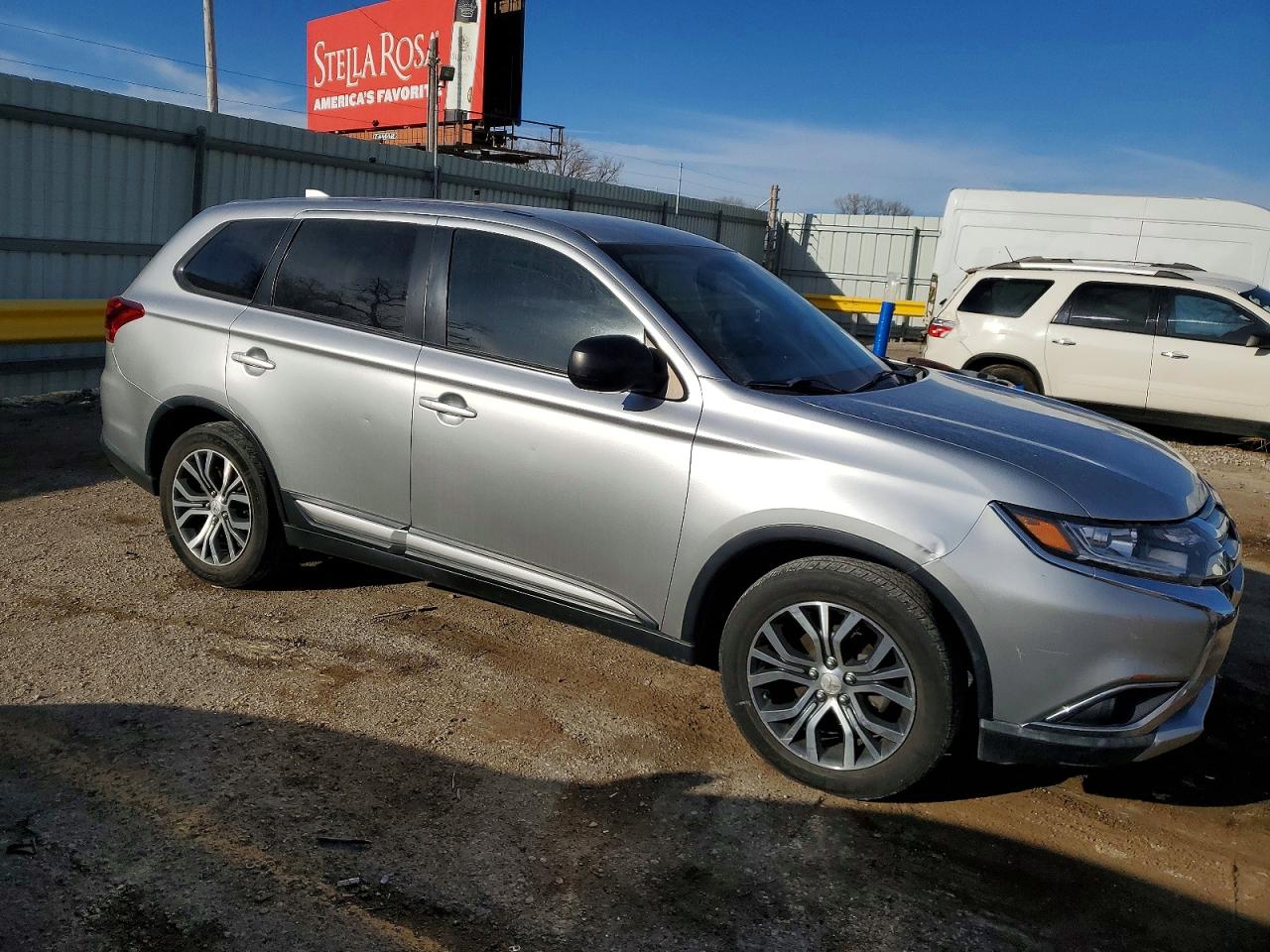 2018 MITSUBISHI OUTLANDER ES photo 7
