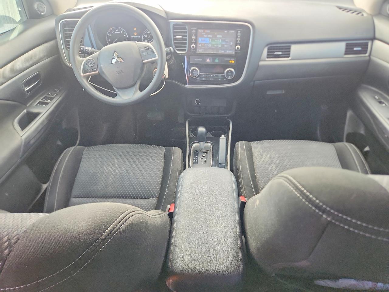 2018 MITSUBISHI OUTLANDER ES photo 15