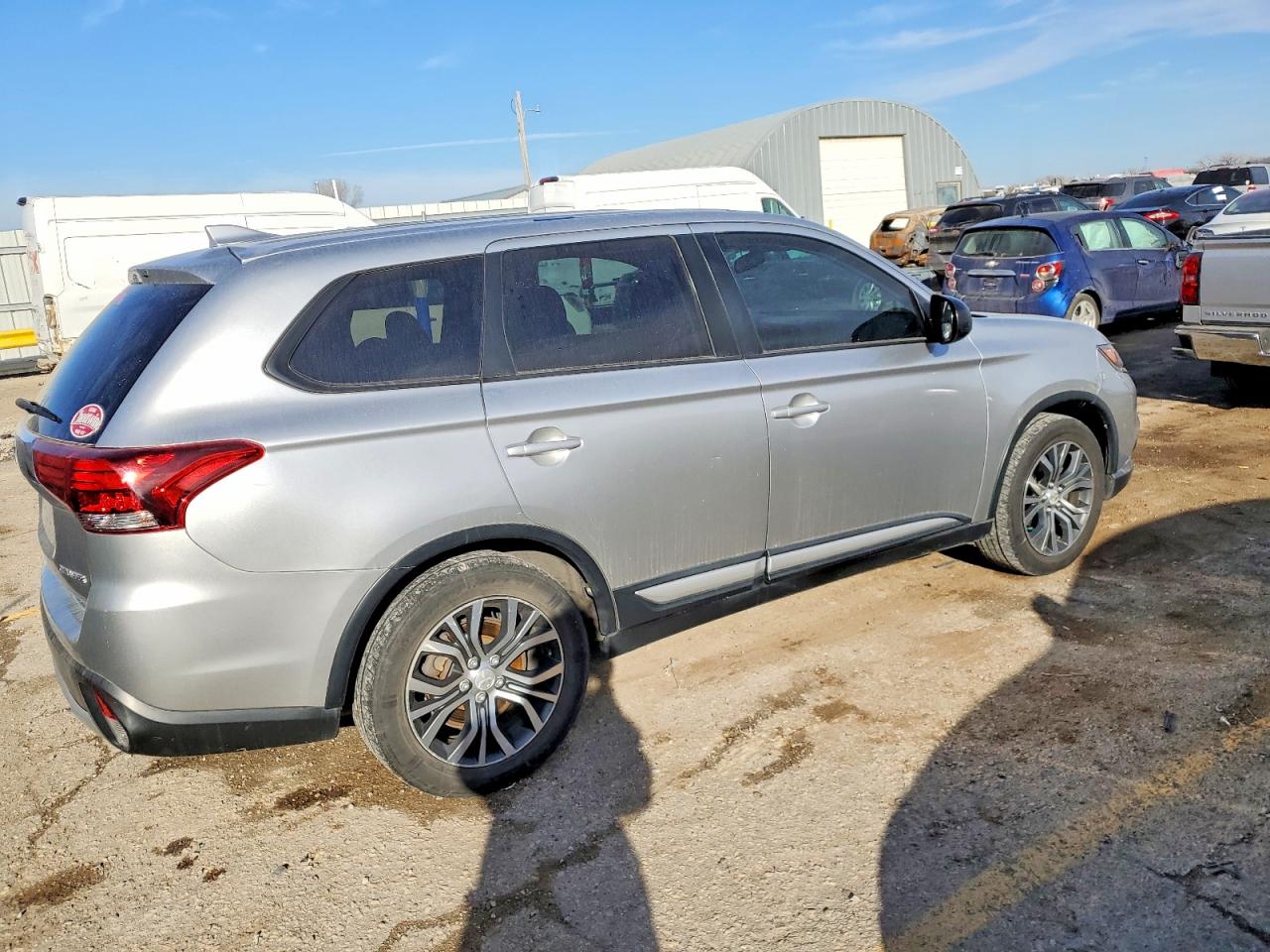 2018 MITSUBISHI OUTLANDER ES photo 5