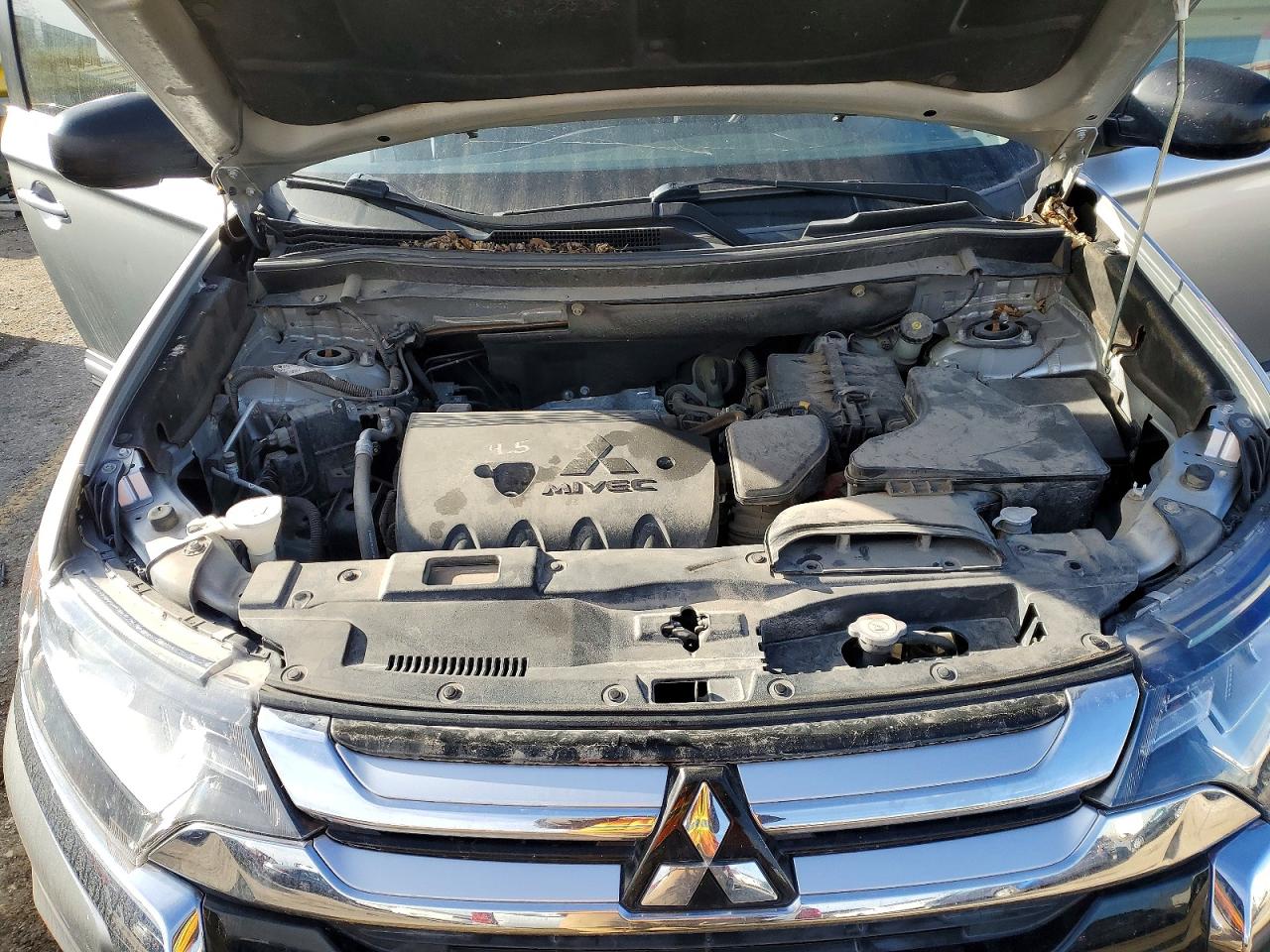 2018 MITSUBISHI OUTLANDER ES photo 21