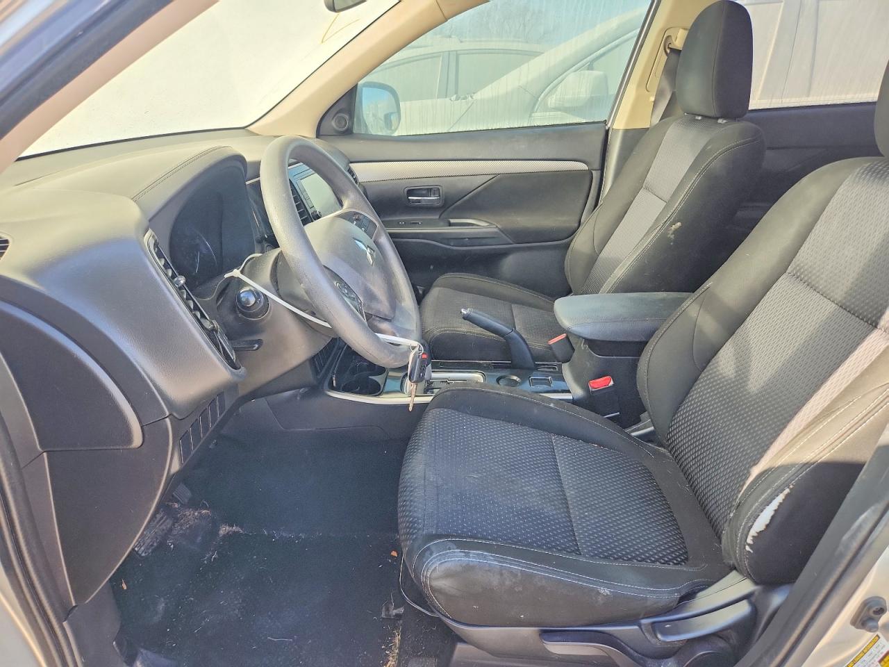 2018 MITSUBISHI OUTLANDER ES photo 13