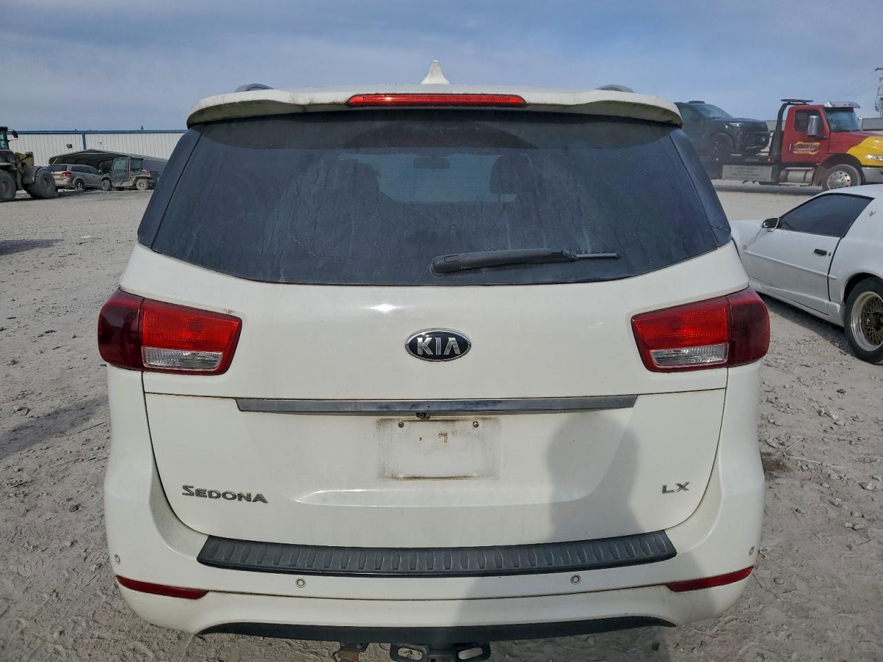 2016 KIA SEDONA LX photo 6