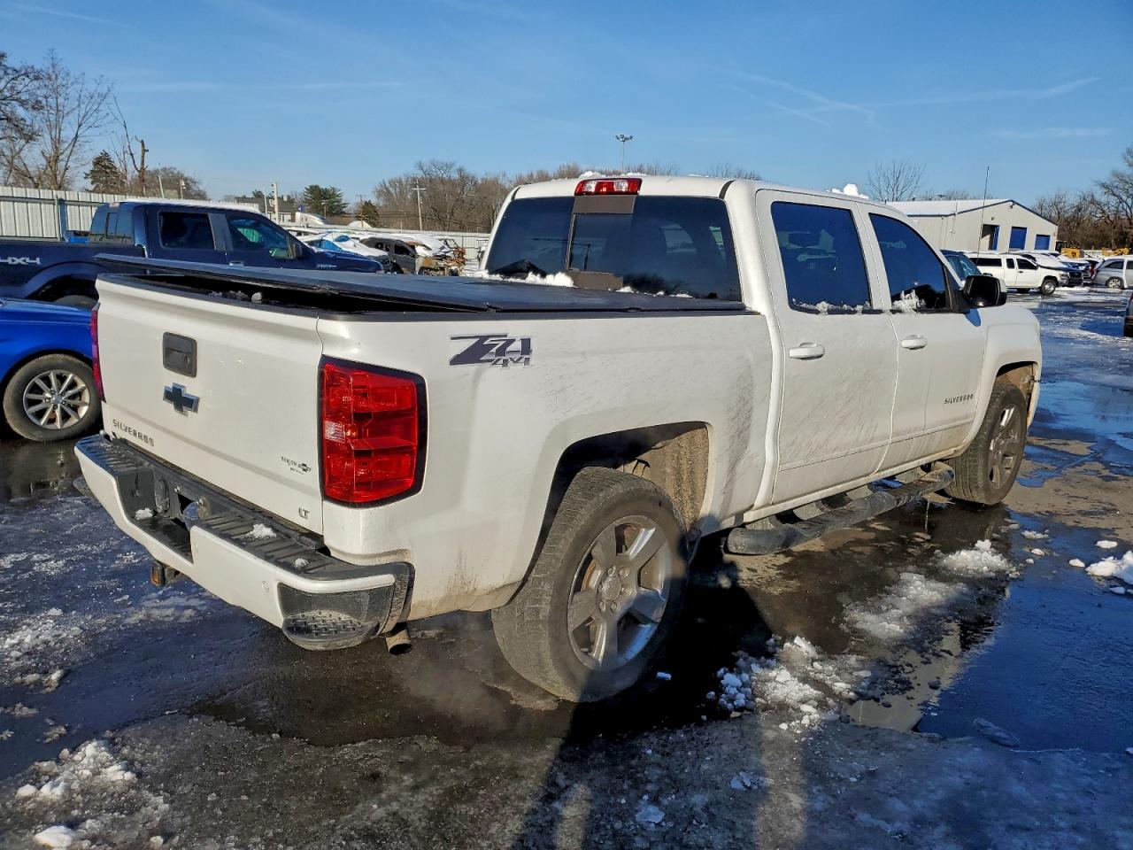 2018 CHEVROLET SILVERADO K1500 LT photo 3