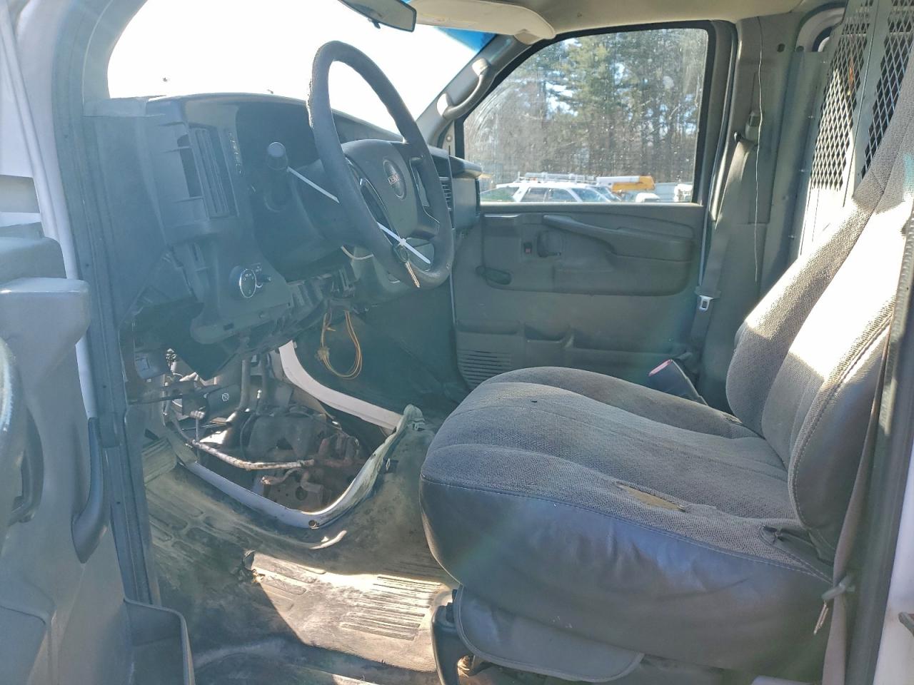 2013 GMC SAVANA G2500 photo 13