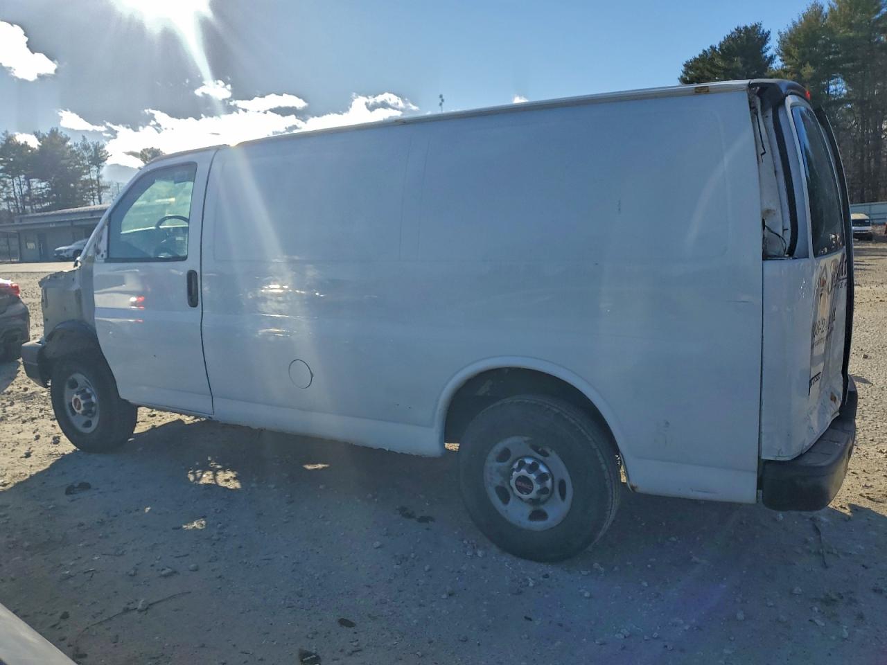 2013 GMC SAVANA G2500 photo 3