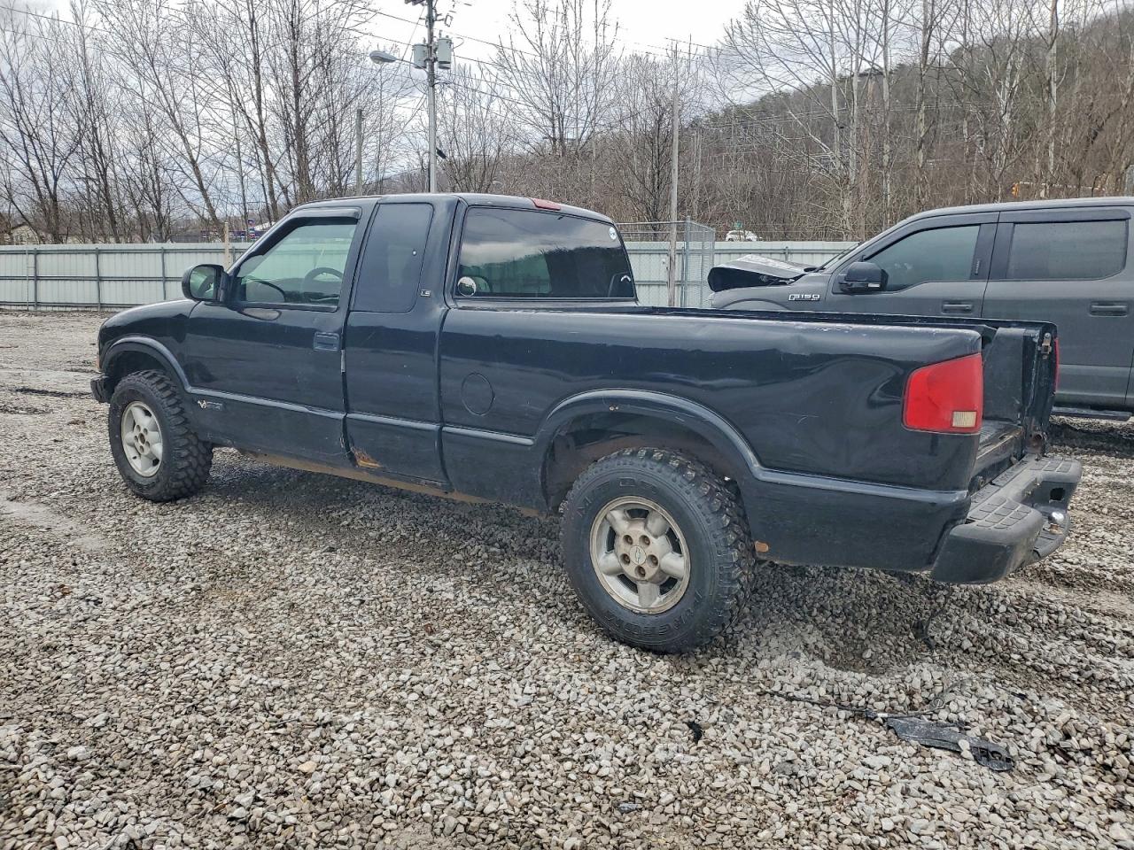 2003 CHEVROLET S TRUCK S10 photo 3