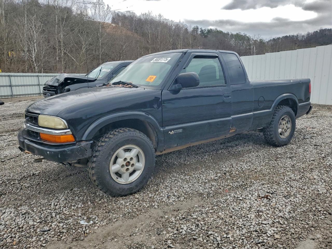 2003 CHEVROLET S TRUCK