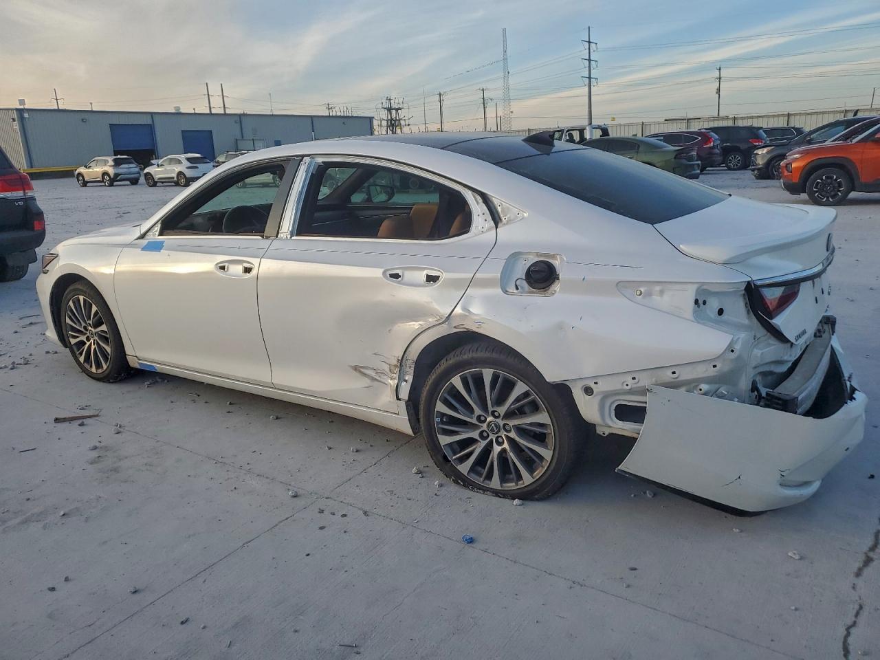 2019 LEXUS ES 350 photo 2