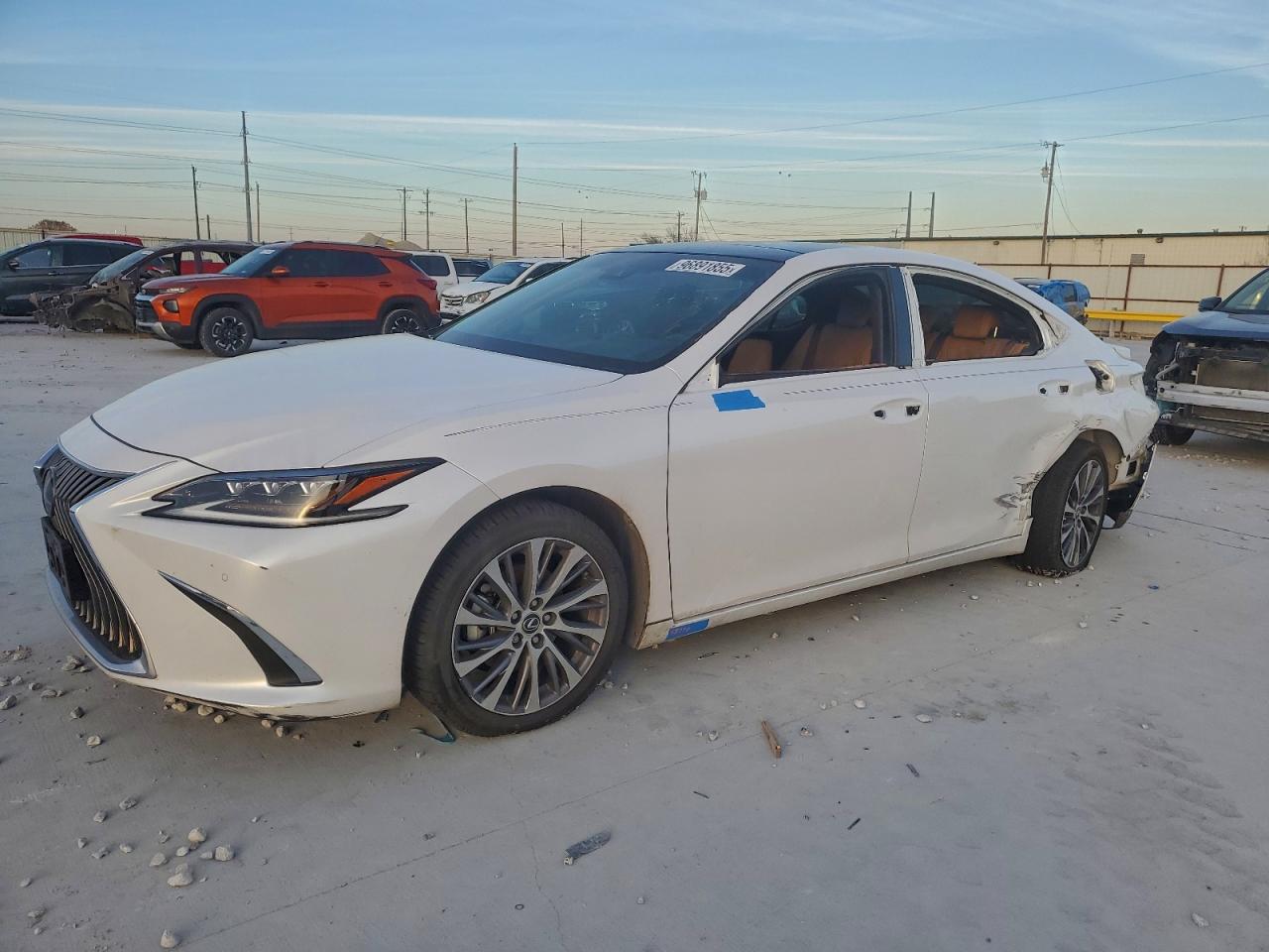 2019 LEXUS ES