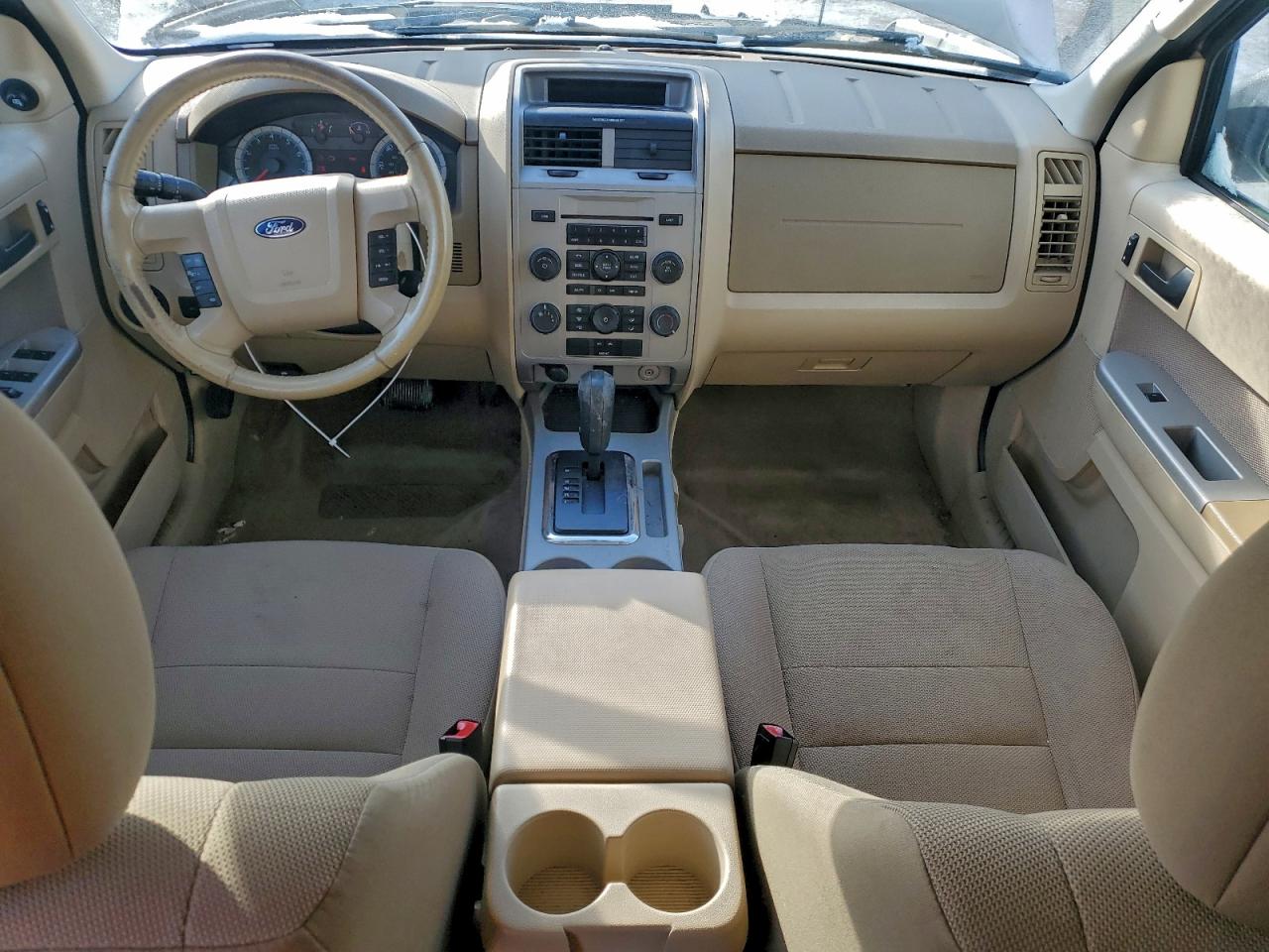 2010 FORD ESCAPE XLT photo 8