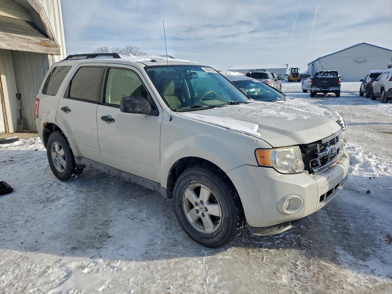 2010 FORD ESCAPE XLT photo 4