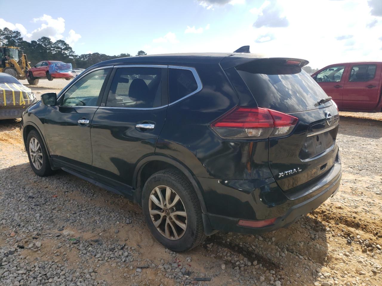 2018 NISSAN ROGUE photo 2