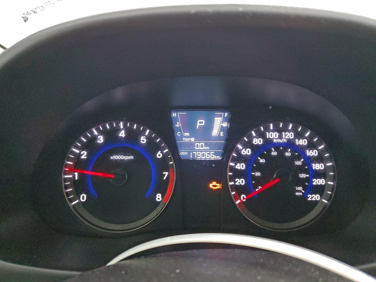 2012 HYUNDAI ACCENT GLS photo 9
