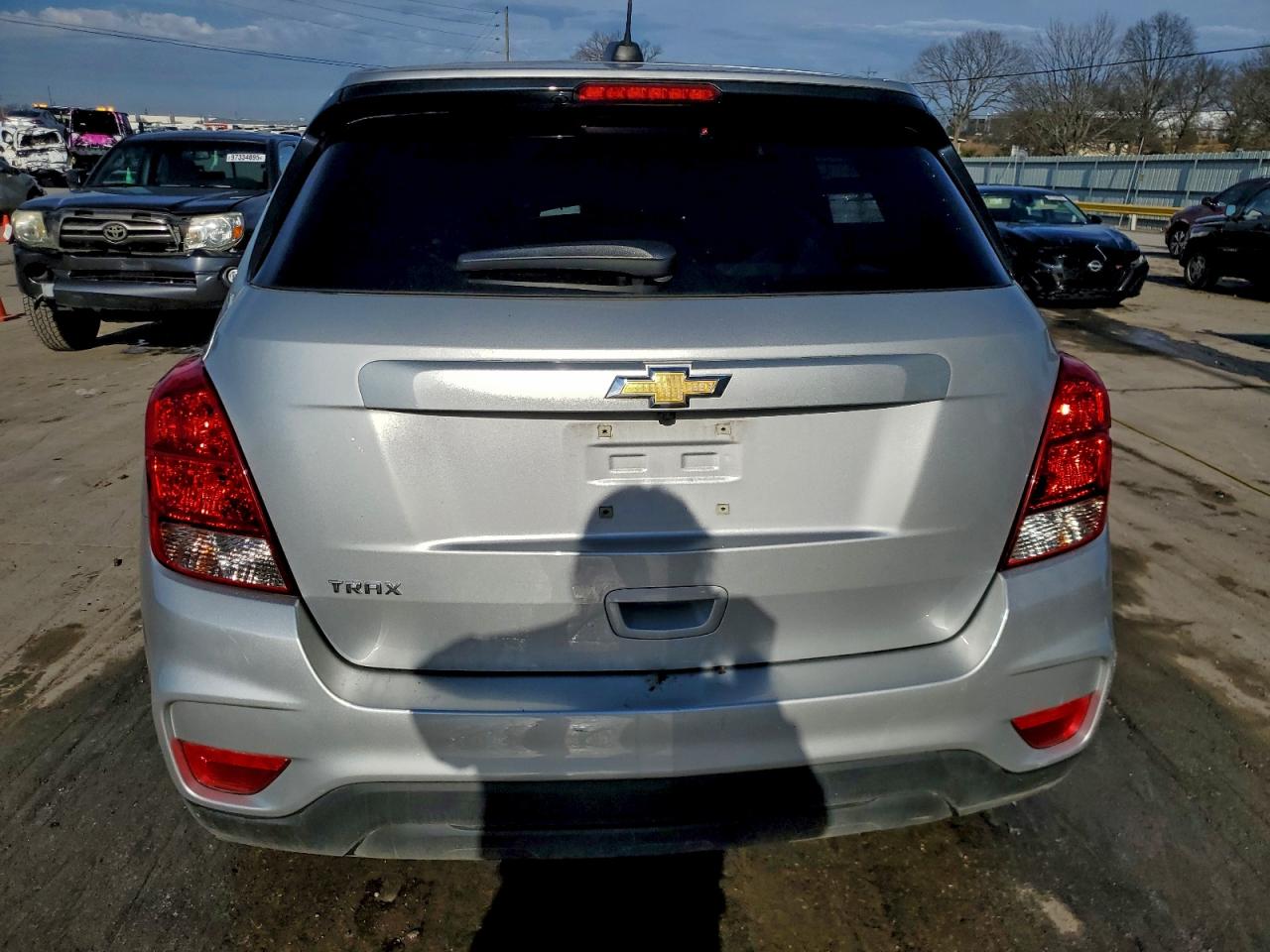 2022 CHEVROLET TRAX LS photo 6