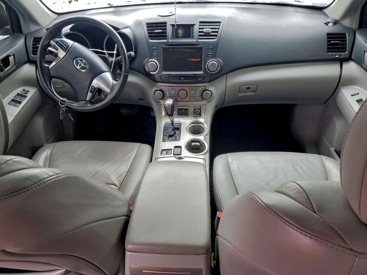 2011 TOYOTA HIGHLANDER BASE photo 15
