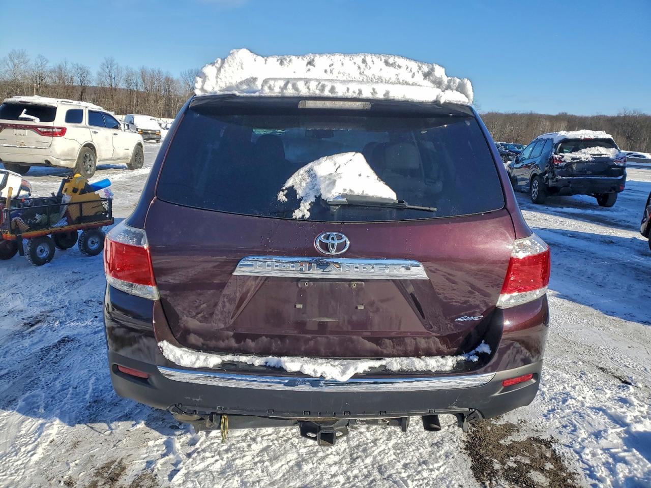 2011 TOYOTA HIGHLANDER BASE photo 11