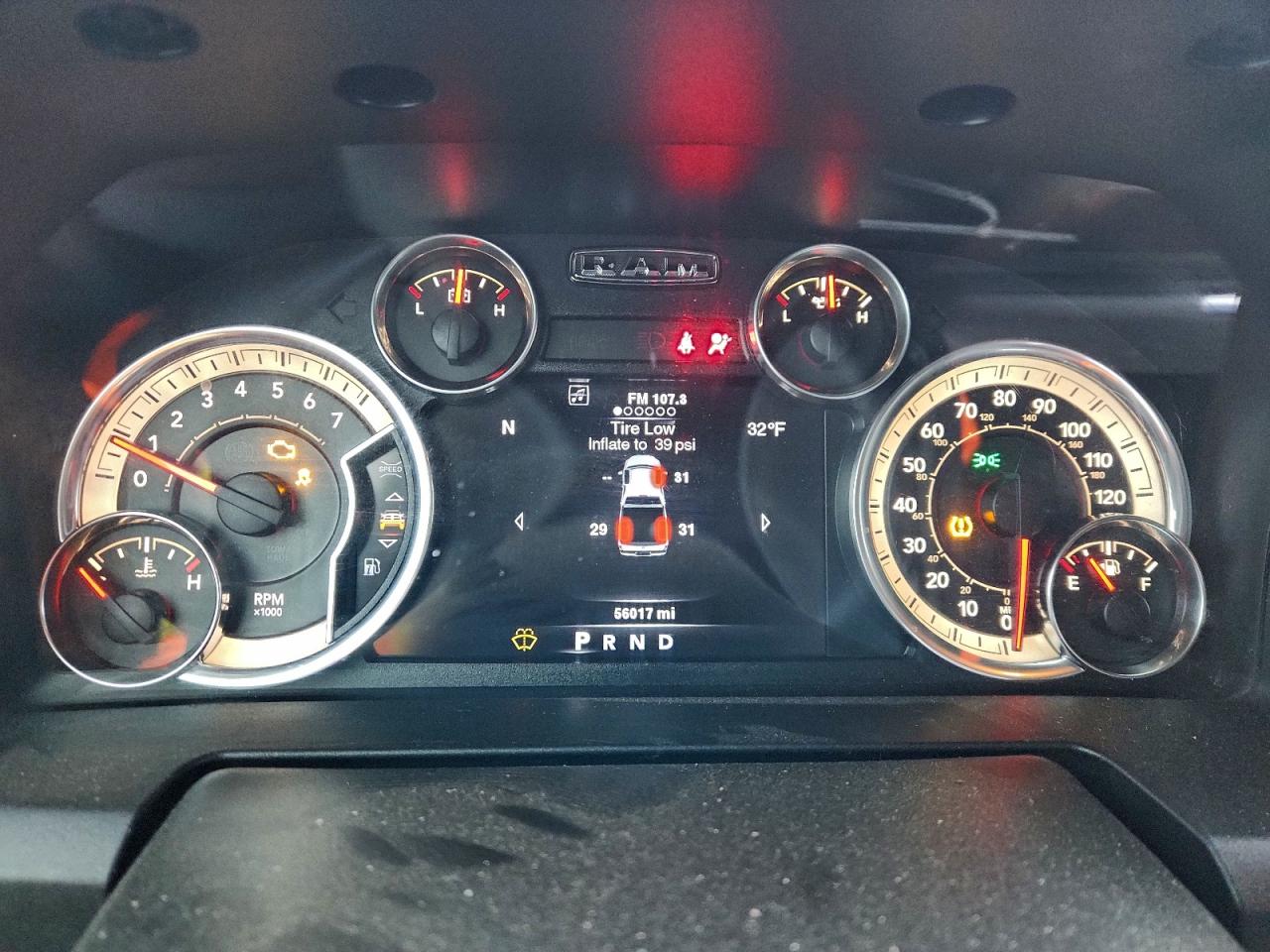 2014 RAM 1500 SLT photo 9