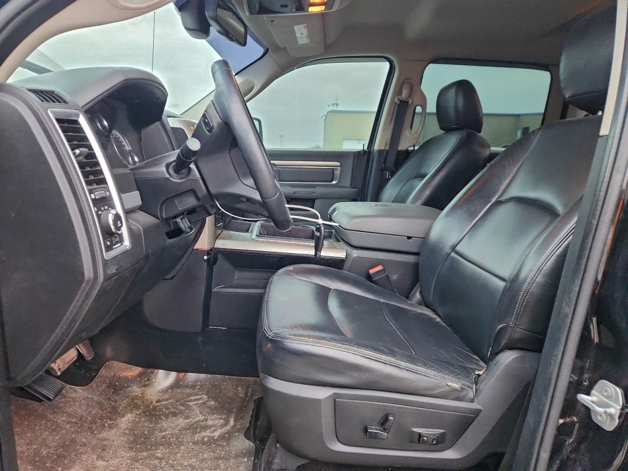 2014 RAM 1500 SLT photo 7