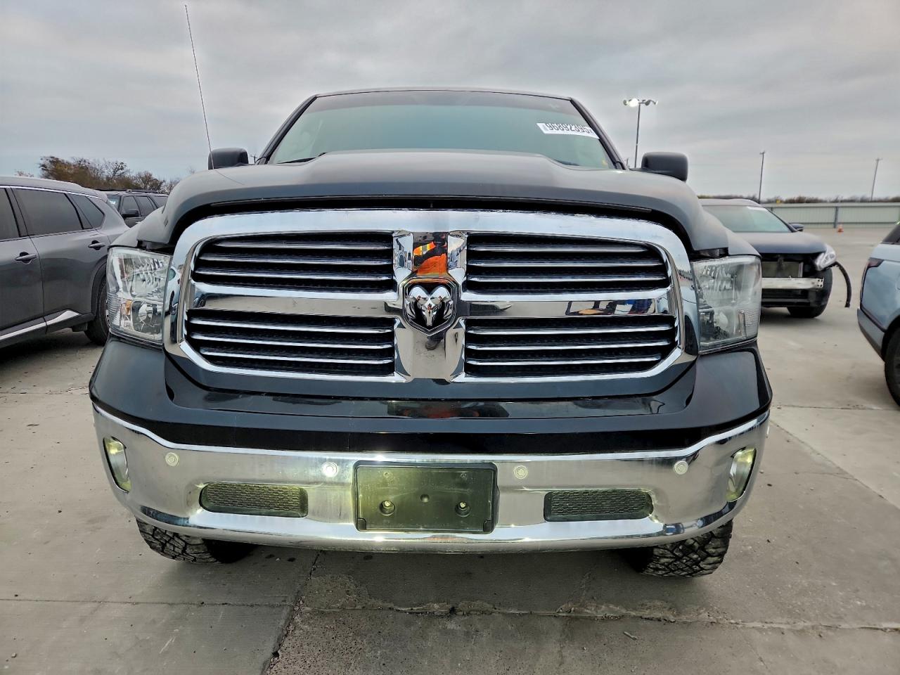 2014 RAM 1500 SLT photo 5