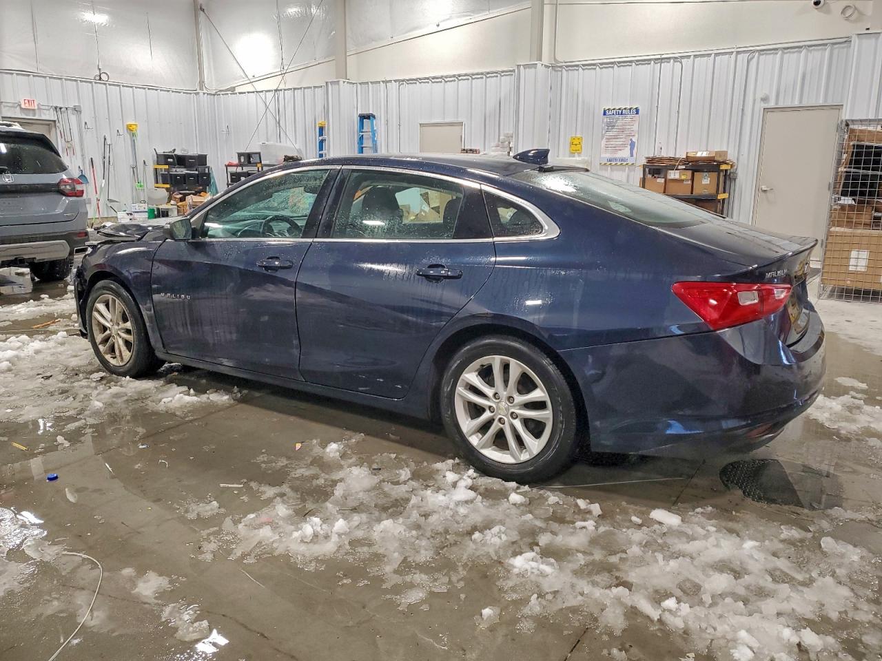 2017 CHEVROLET MALIBU LT photo 2