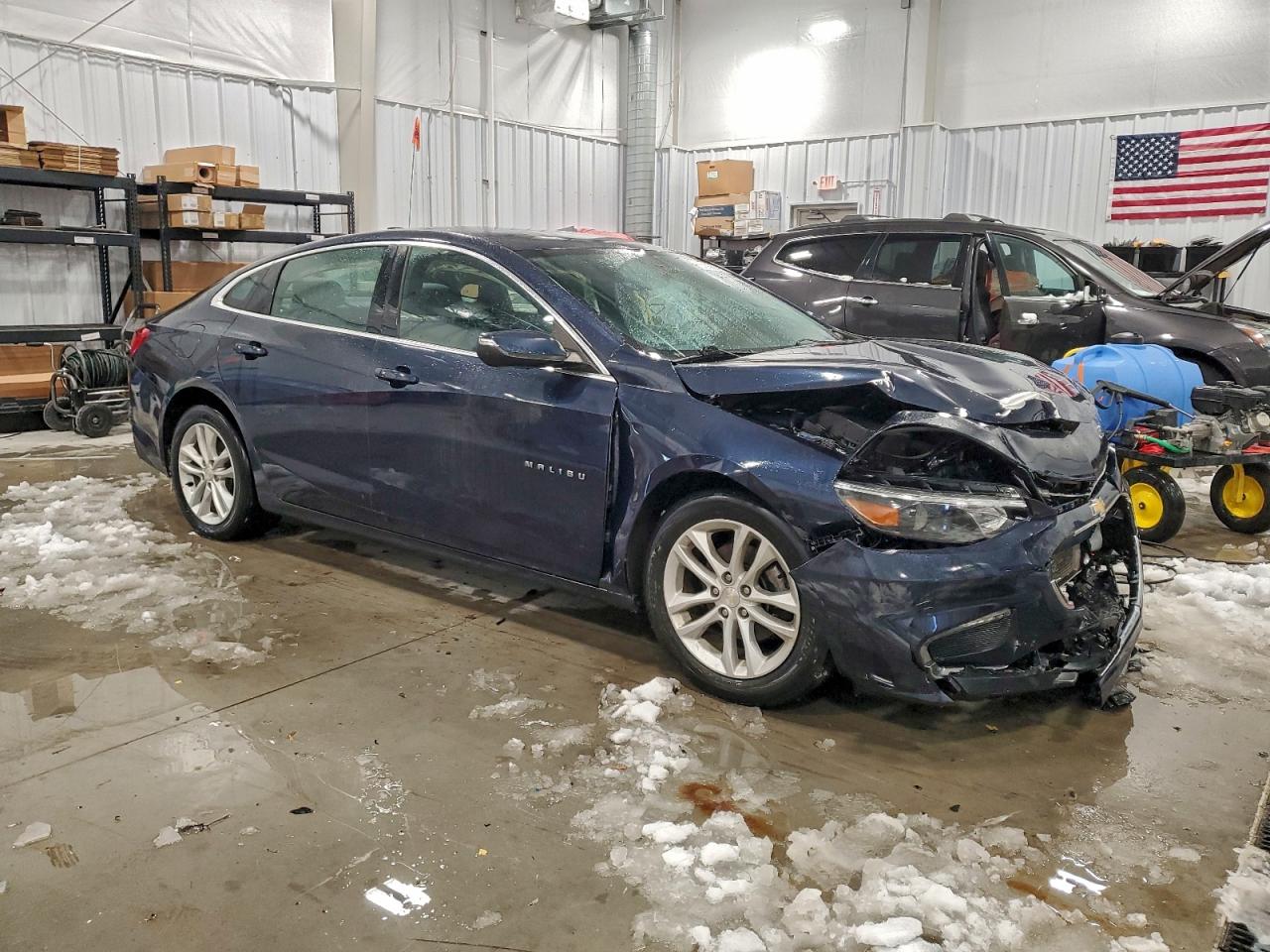 2017 CHEVROLET MALIBU LT photo 4