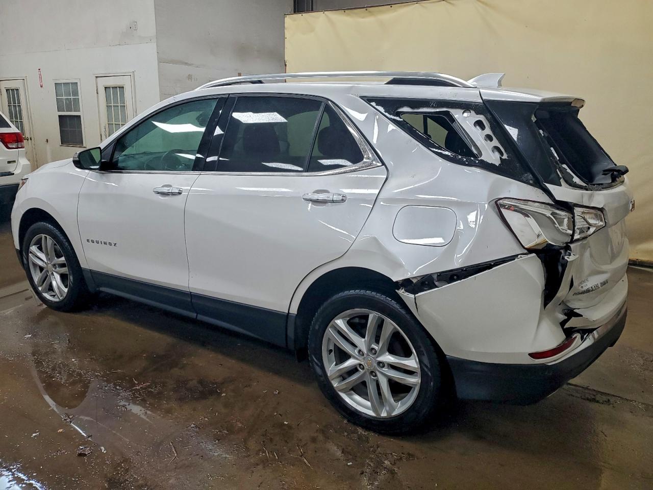 2018 CHEVROLET EQUINOX PREMIER photo 2