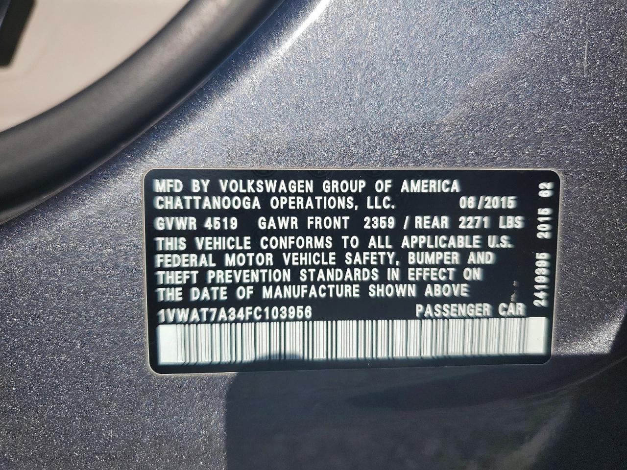 2015 VOLKSWAGEN PASSAT S photo 12