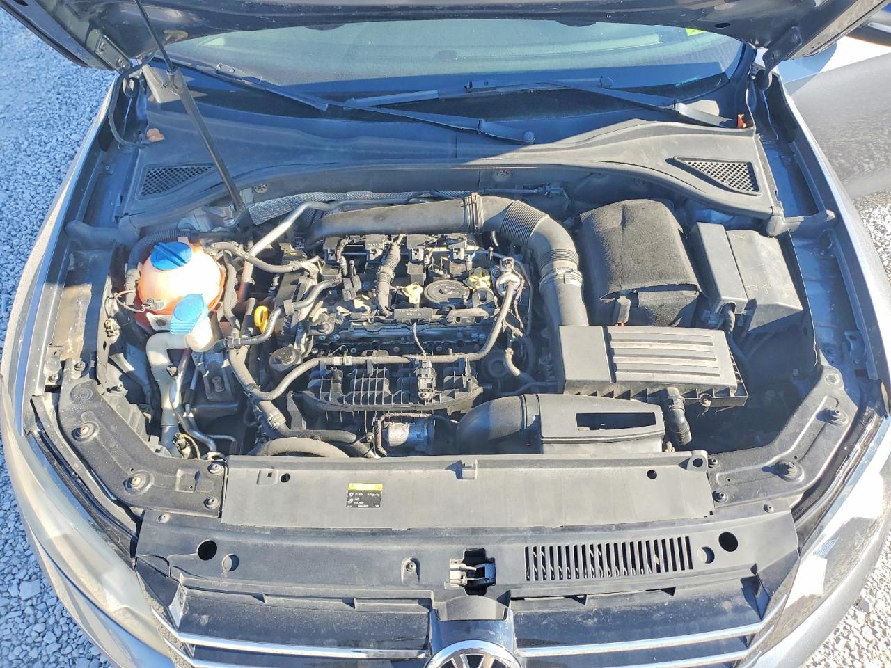 2015 VOLKSWAGEN PASSAT S photo 11