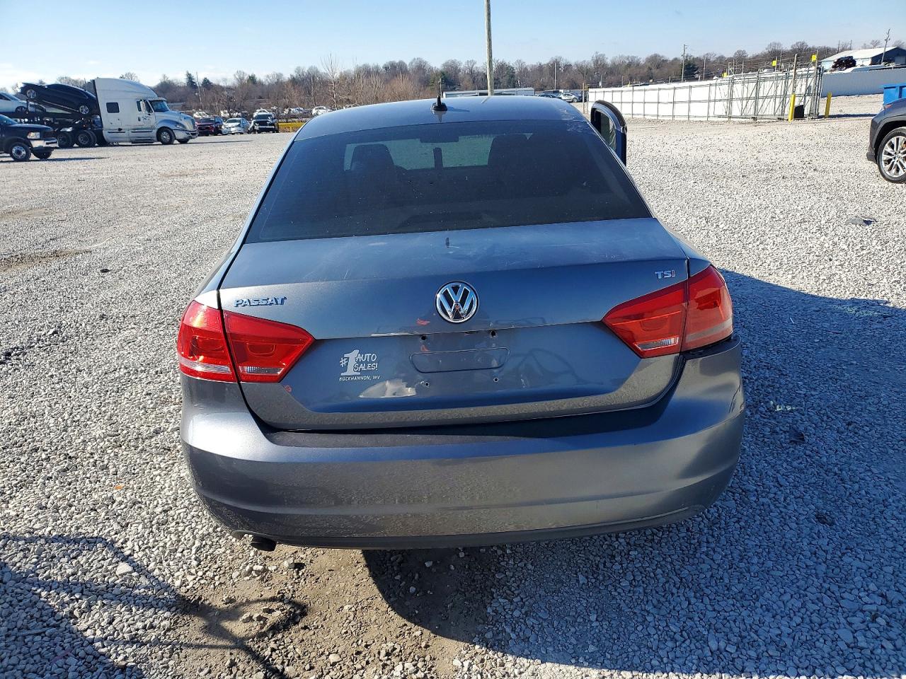 2015 VOLKSWAGEN PASSAT S photo 6