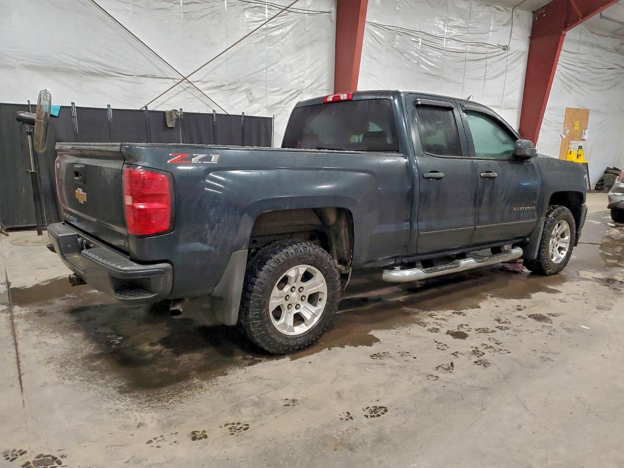 2018 CHEVROLET SILVERADO K1500 LT photo 3