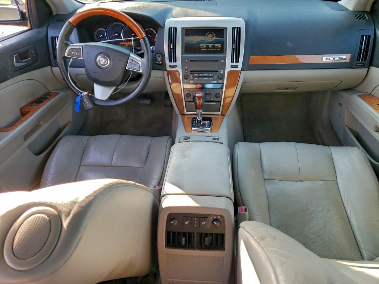 2011 CADILLAC STS LUXURY photo 8