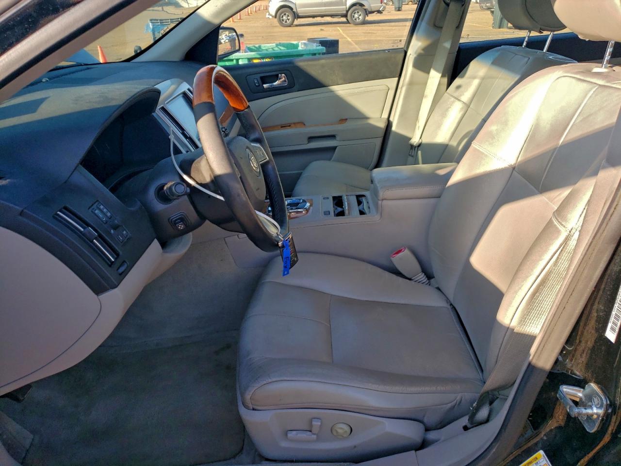 2011 CADILLAC STS LUXURY photo 7
