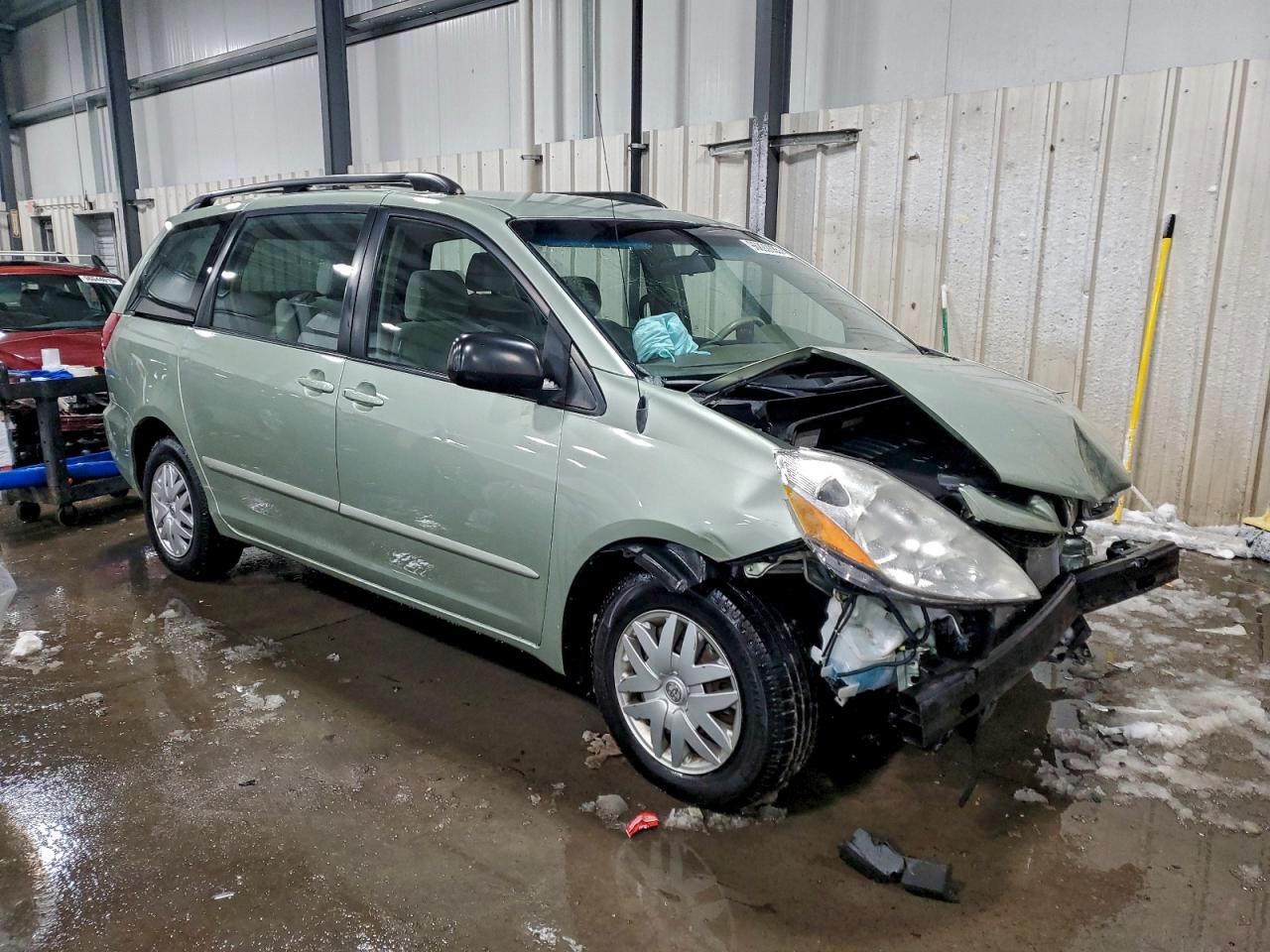 2007 TOYOTA SIENNA CE photo 7